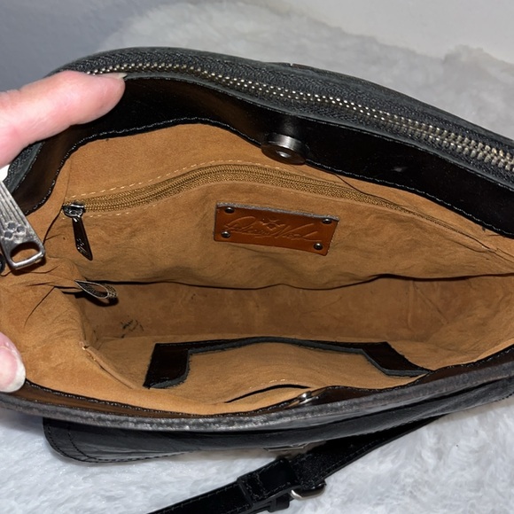 Patricia Nash large embossed leather crossbody purse - Picture 5 of 10